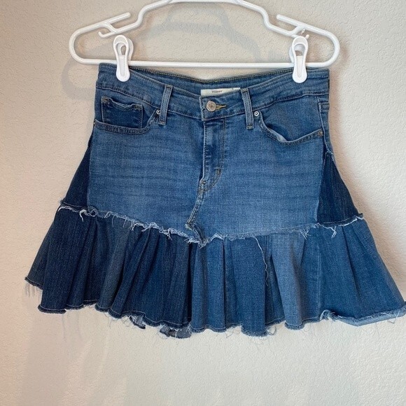 Levi’s Deconstructed Ruffle Denim Mini Skirt Y2K 90’s - Size 29 - EUC - Picture 1 of 5